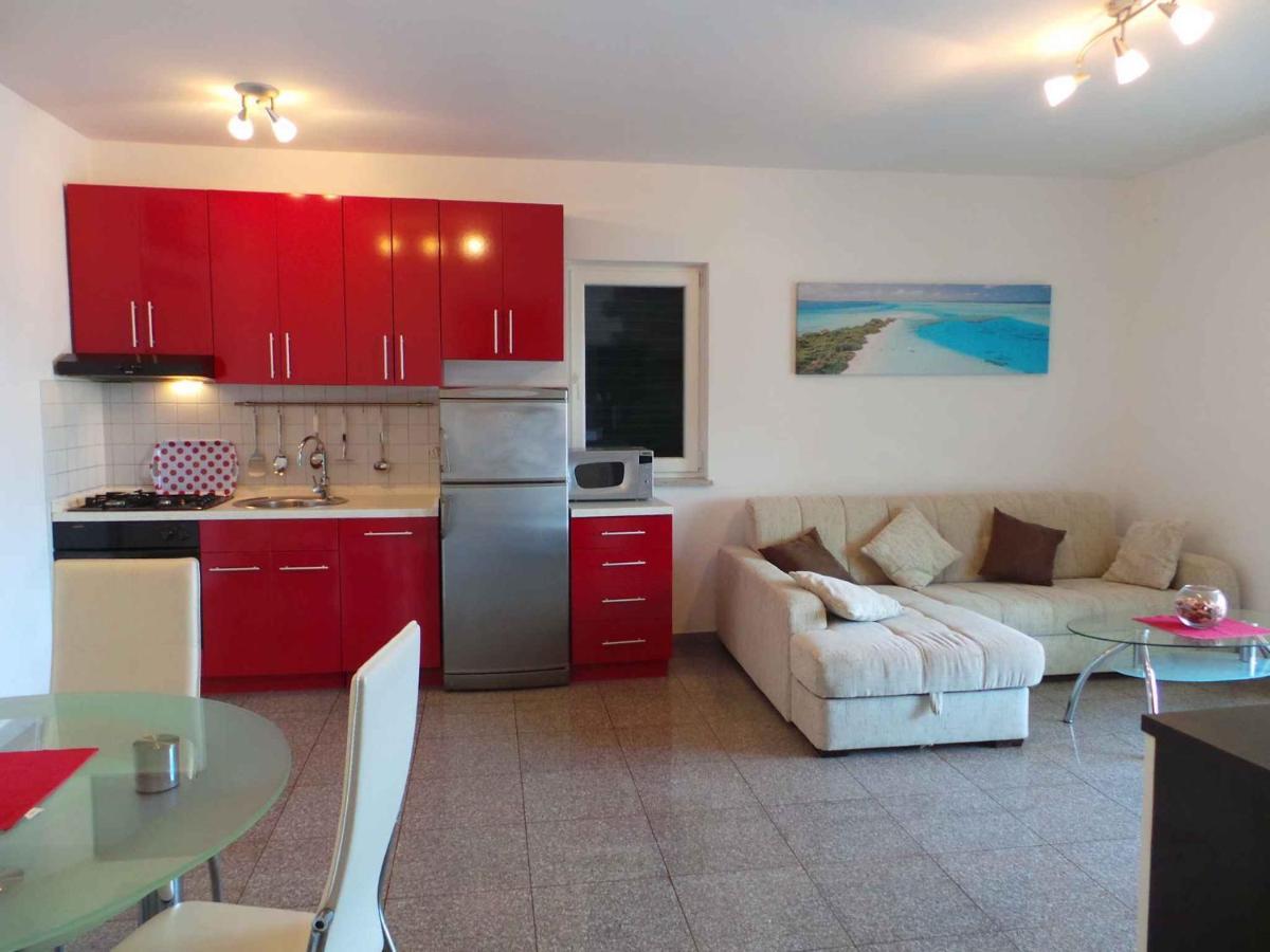 Holiday Home In Malinska/Insel Krk 13031 Экстерьер фото